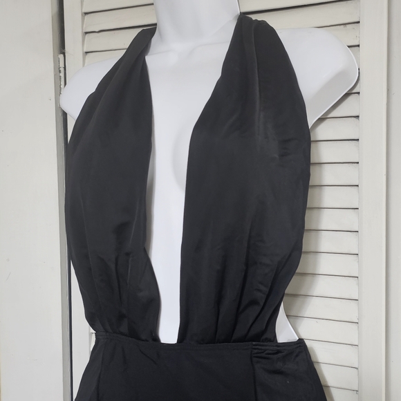 NWT Small Black Halter Plunge Swimsuit Sz 6 One Piece - Picture 6 of 12